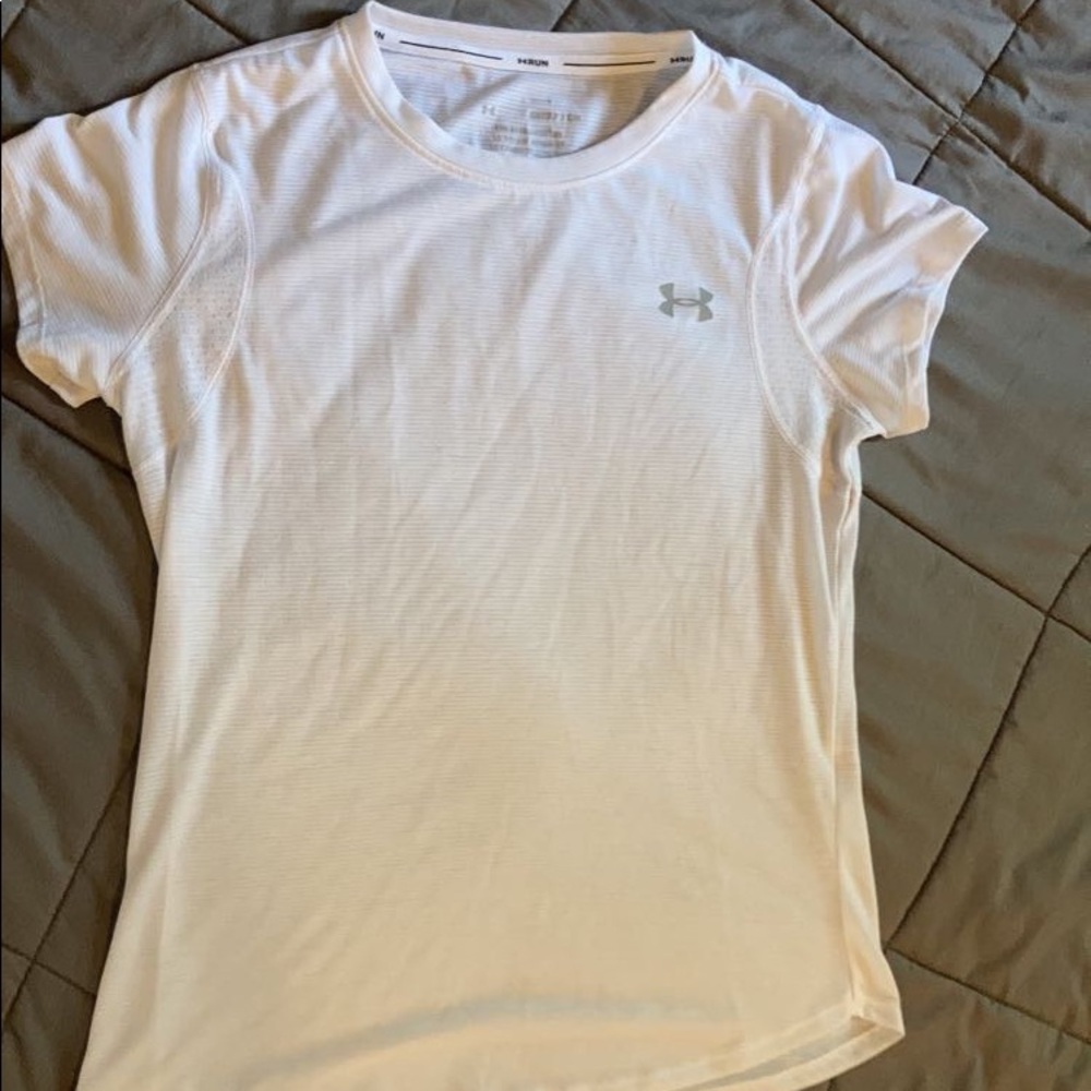 white underarmour t-shirt